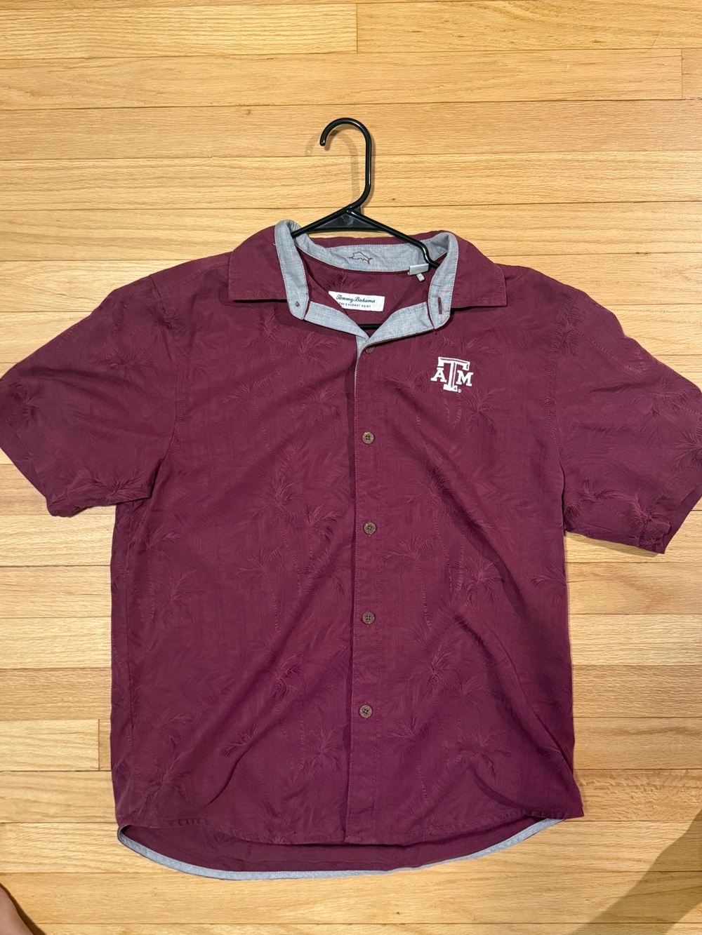 Tommy Bahama Men's Maroon Short-Sleeve Button-Down with Embroidered Logo